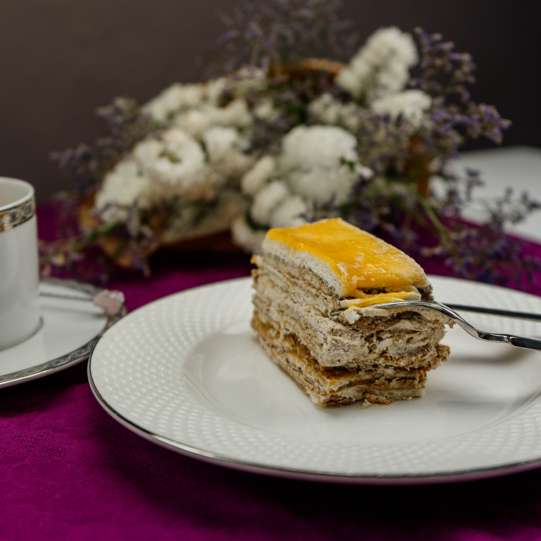 Bolo de Bolacha com doce de ovos e caramelo